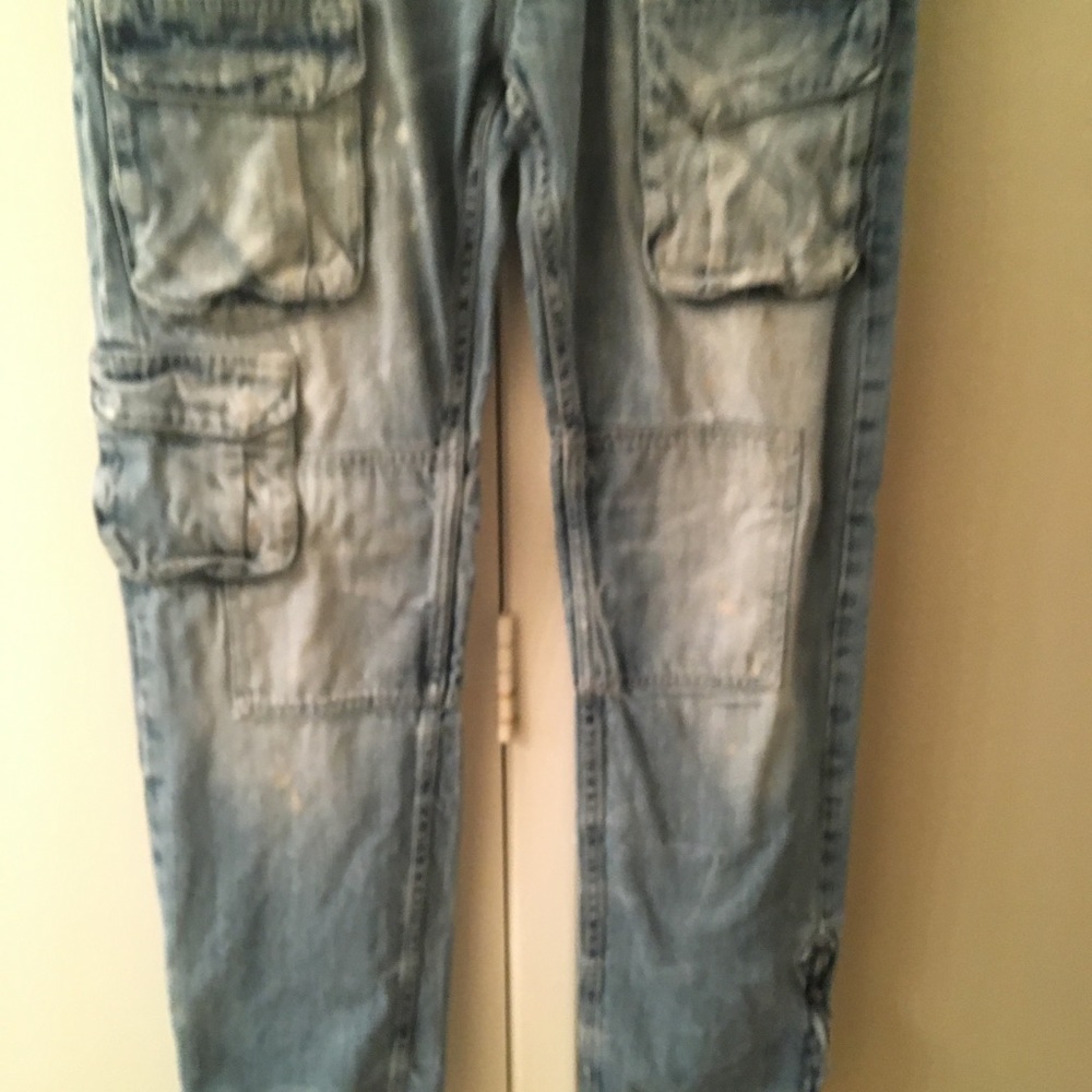 Men roca wear jeans